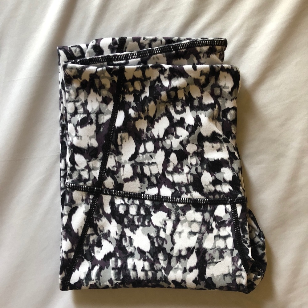 High waisted Zella Capri leggings